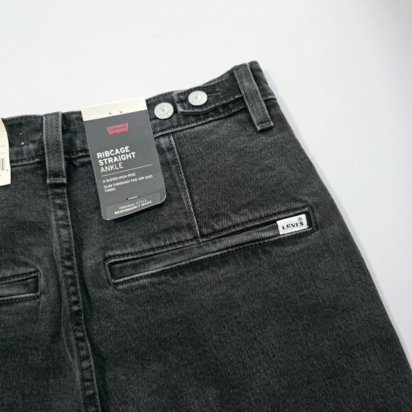 NWT Levi's Premium Ribcage Straight Ankle Jeans Black Wash 26 90s Minimalist - Picture 5 of 7